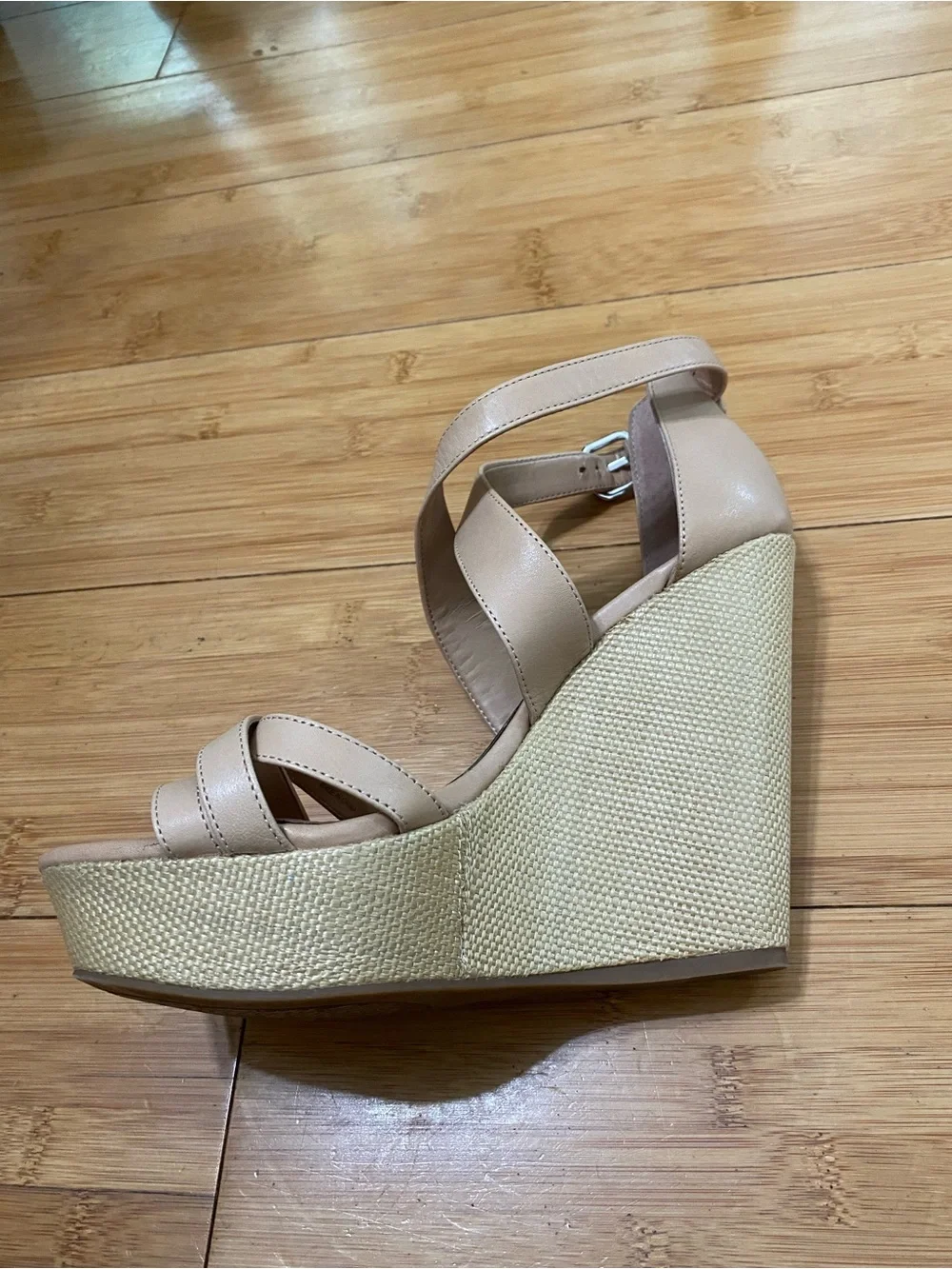 Gianni Bini Josilee Nude Strappy Wedge Sandals Size 8.5 Neutral Leather Look